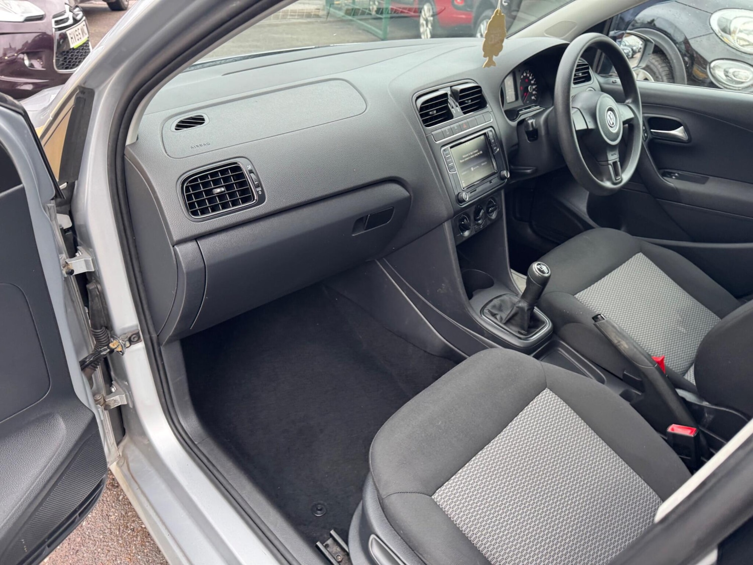 Used Volkswagen Polo for sale - 77351487: Photo 2