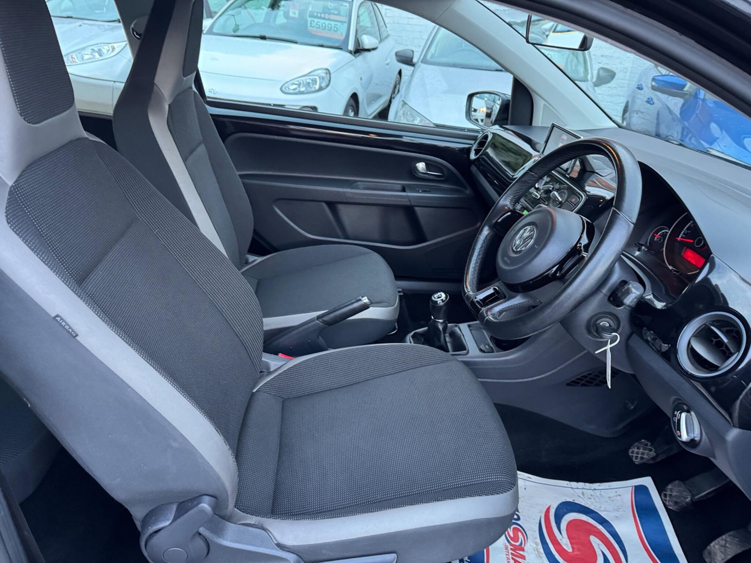 Used Volkswagen up! for sale - 77351939: Photo 2