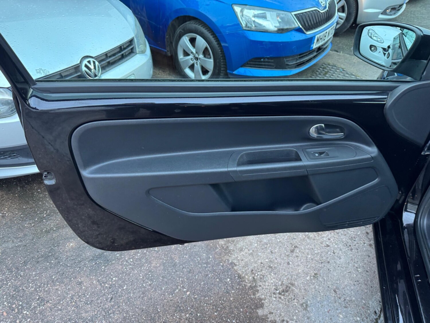 Used Volkswagen up! for sale - 77351939: Photo 30