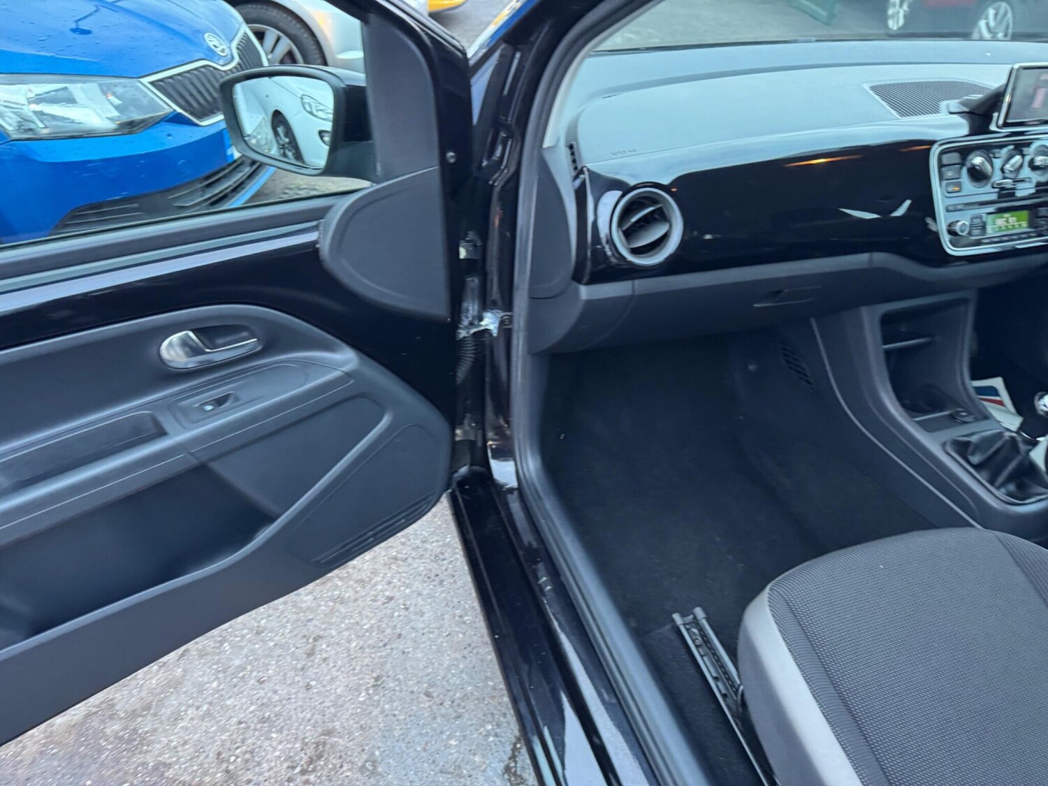 Used Volkswagen up! for sale - 77351939: Photo 31