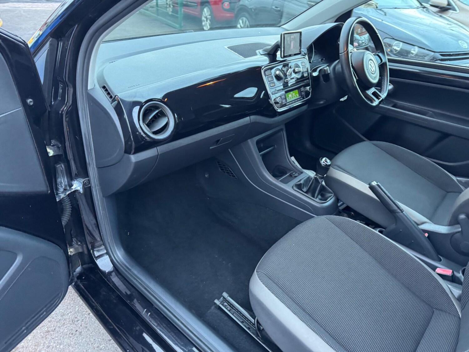 Used Volkswagen up! for sale - 77351939: Photo 32