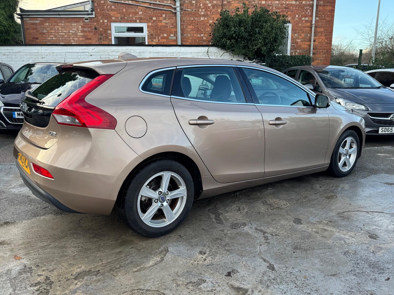 Used Volvo V40 2013 for sale - 77351512: Photo 10