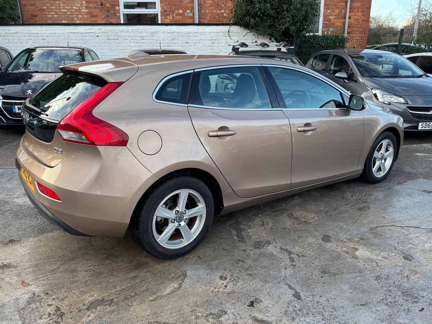 Used Volvo V40 2013 for sale - 77351512: Photo 11