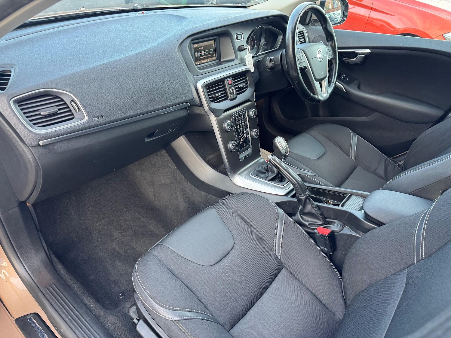 Used Volvo V40 2013 for sale - 77351512: Photo 2