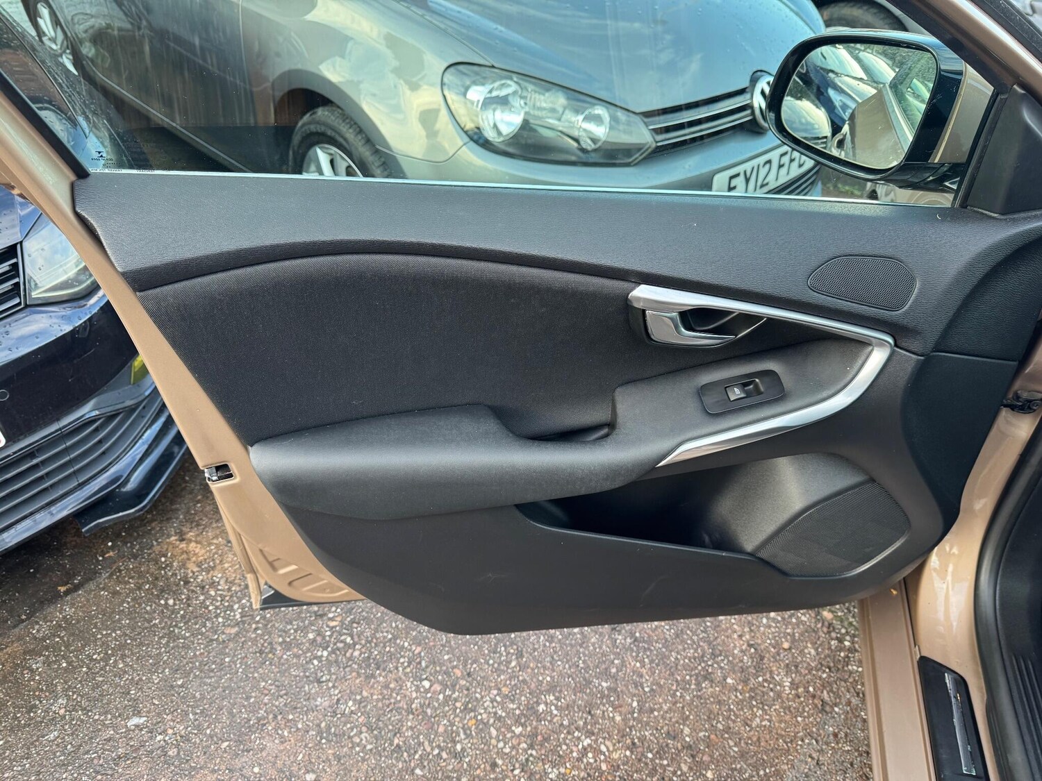 Used Volvo V40 2013 for sale - 77351512: Photo 25