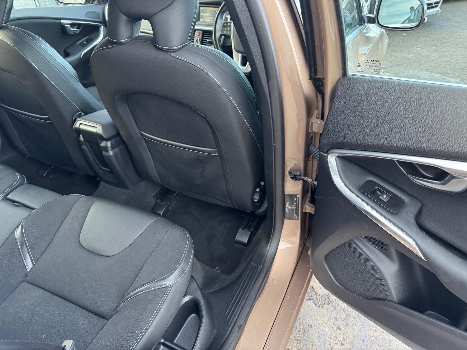 Used Volvo V40 2013 for sale - 77351512: Photo 32