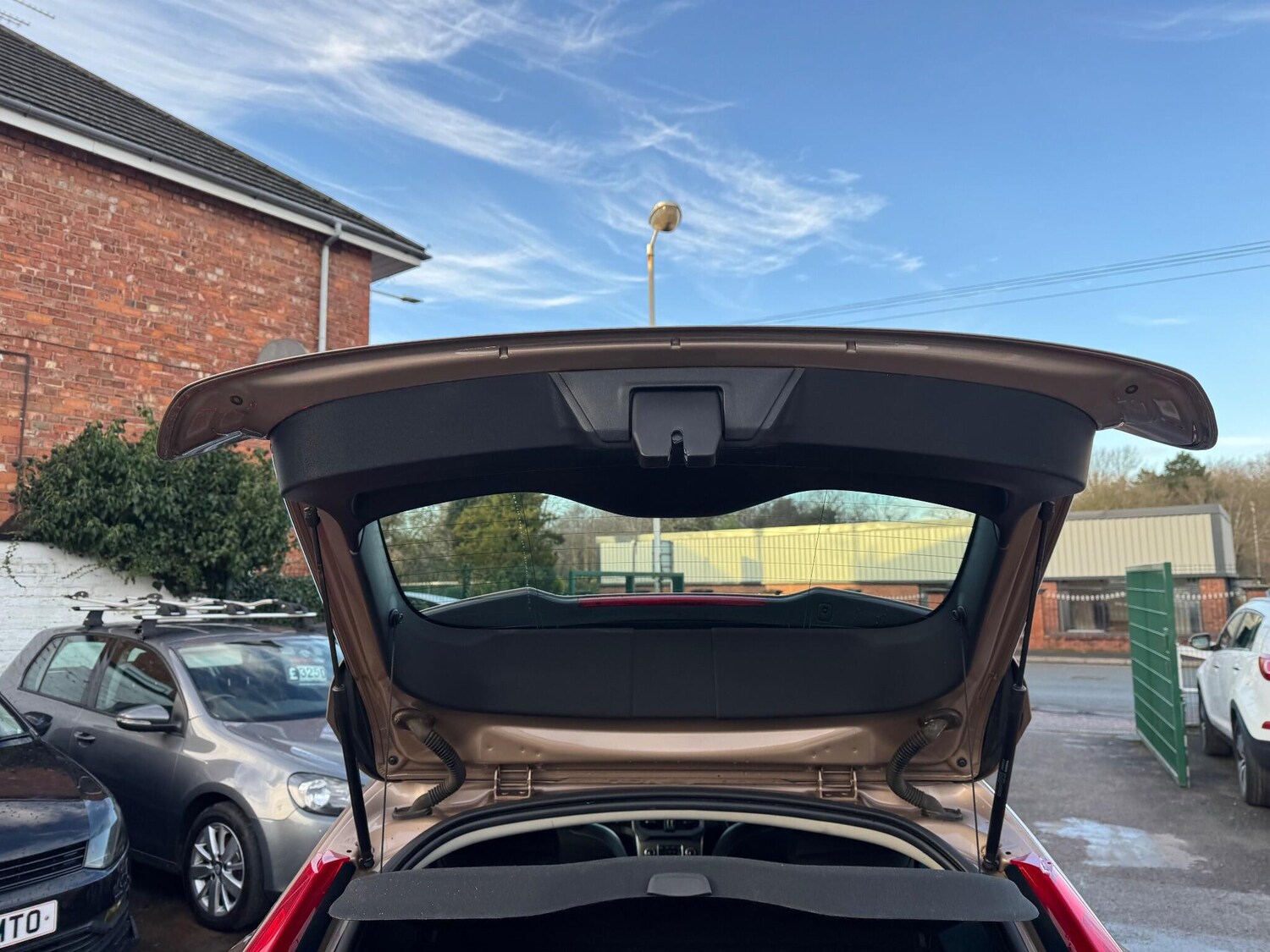 Used Volvo V40 2013 for sale - 77351512: Photo 34