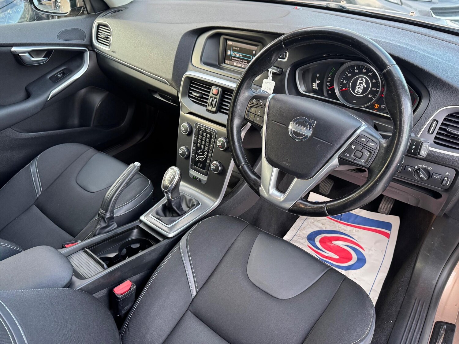 Used Volvo V40 2013 for sale - 77351512: Photo 40