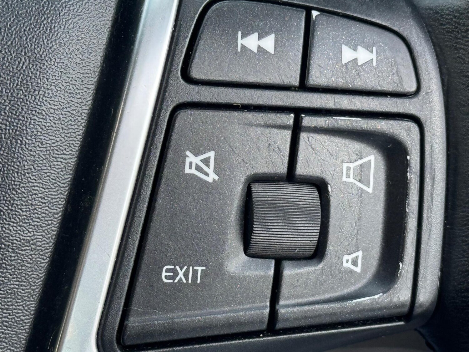 Used Volvo V40 2013 for sale - 77351512: Photo 41