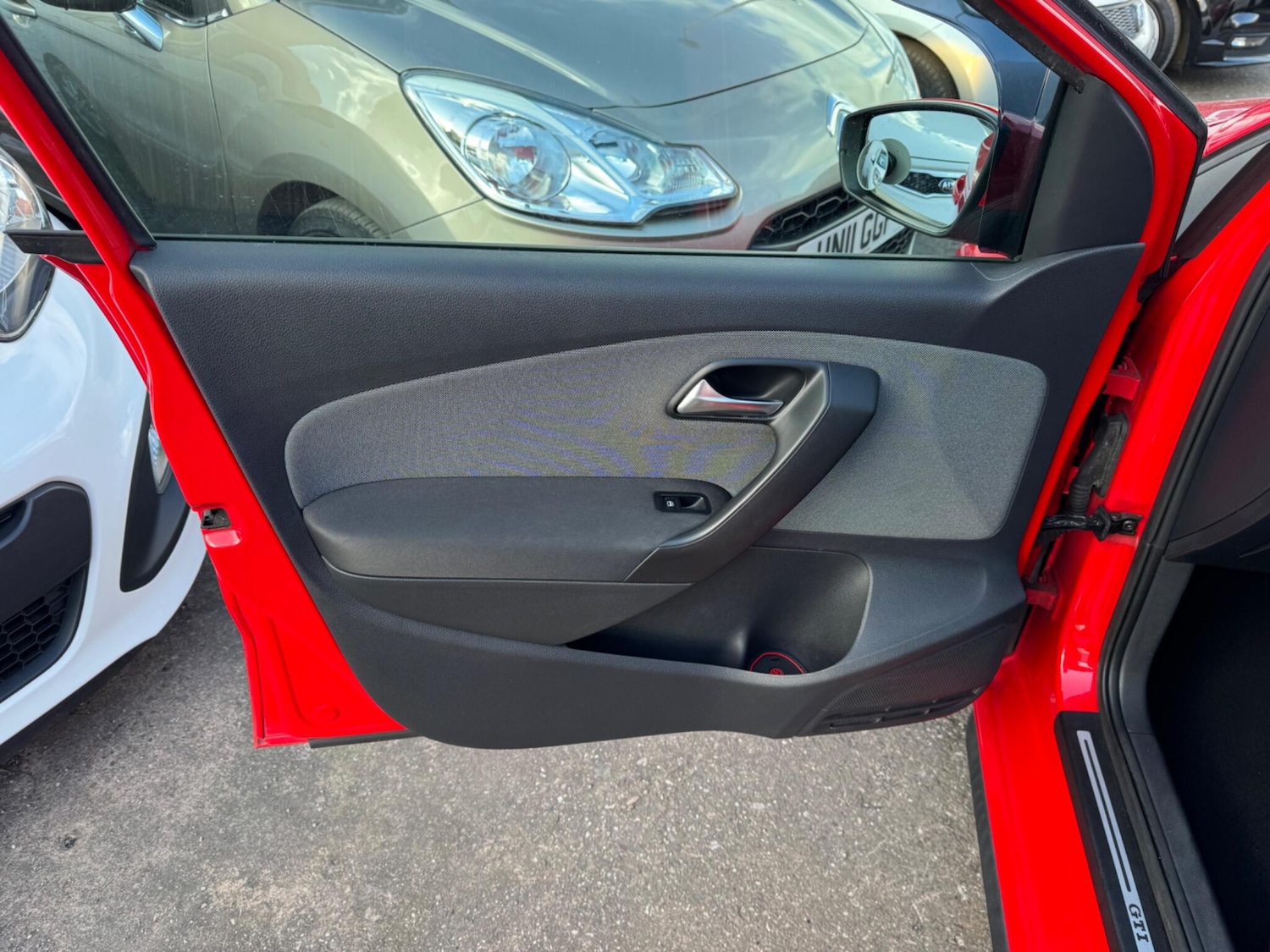 Used Volkswagen Polo 2012 for sale - 77839997: Photo 28