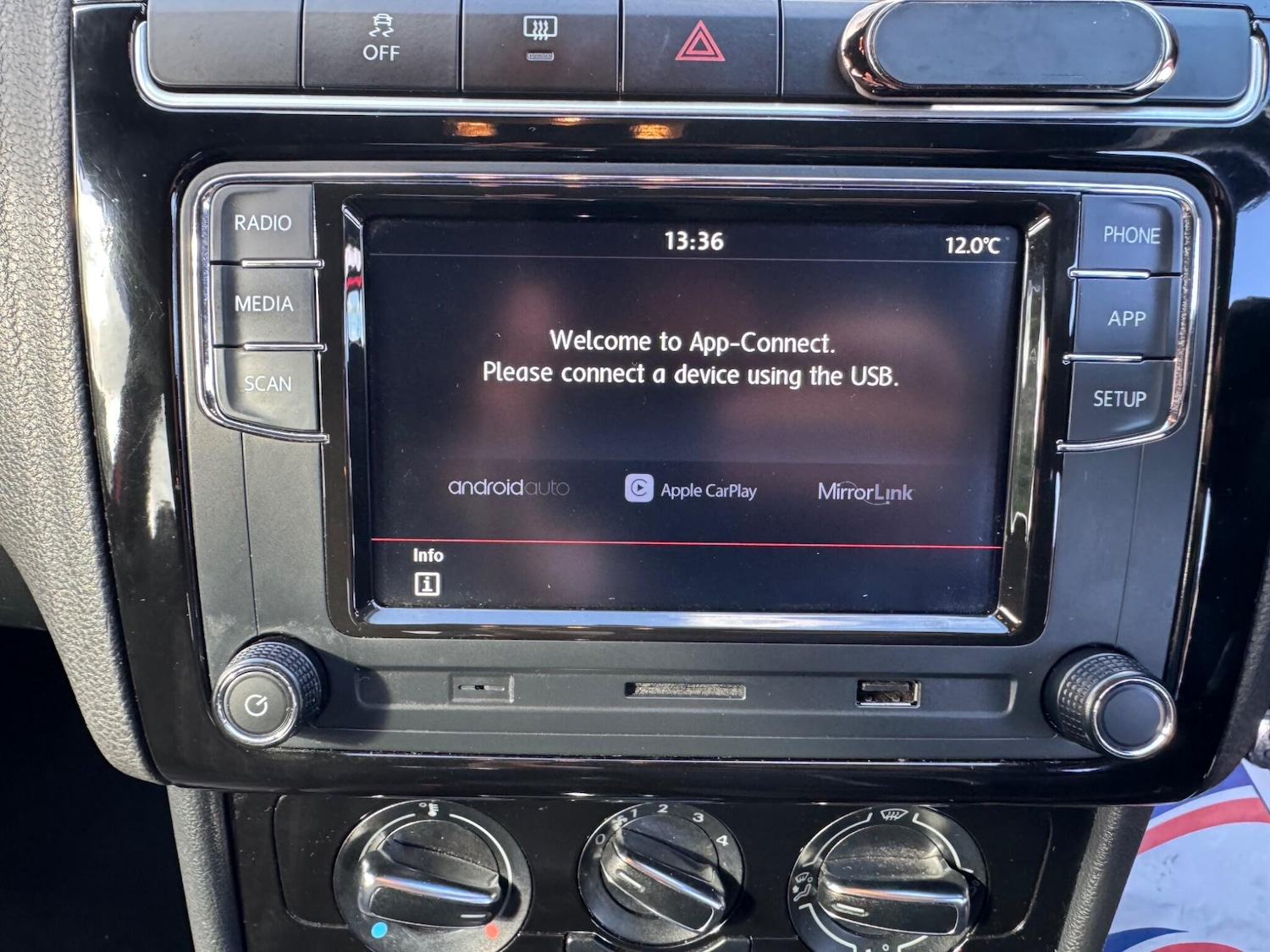 Used Volkswagen Polo 2012 for sale - 77839997: Photo 4