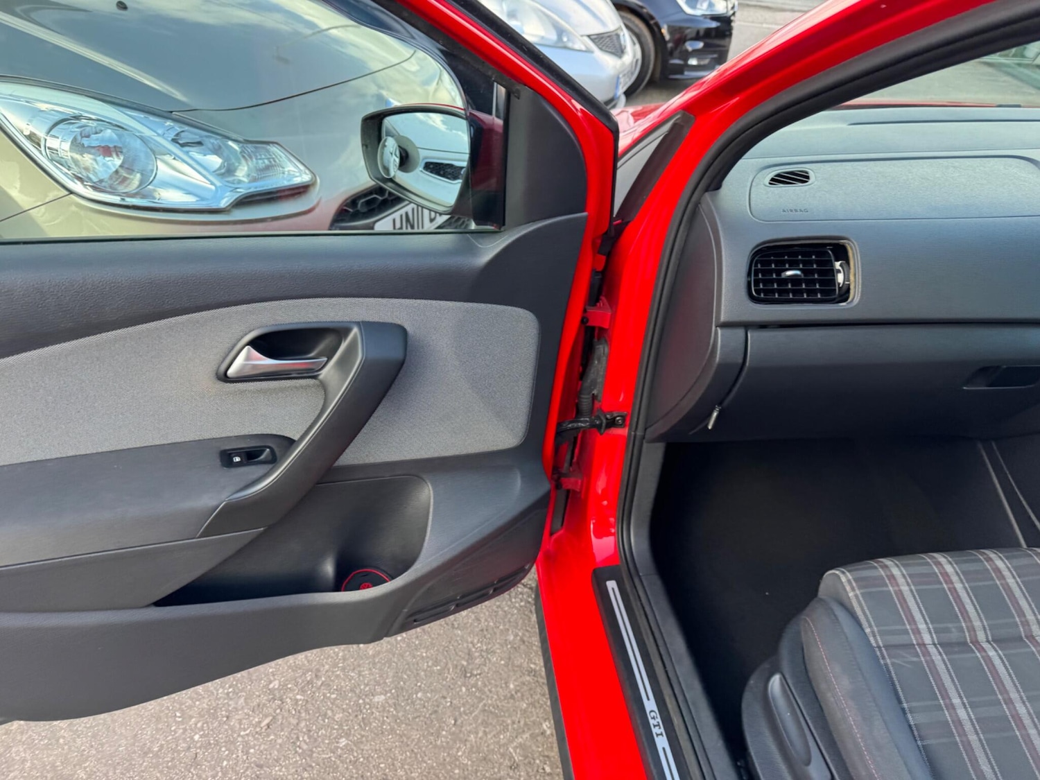 Used Volkswagen Polo 2012 for sale - 77839997: Photo 50