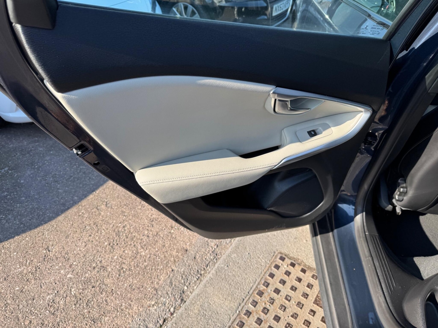 Used Volvo V40 Cross Country for sale - 77794306: Photo 25