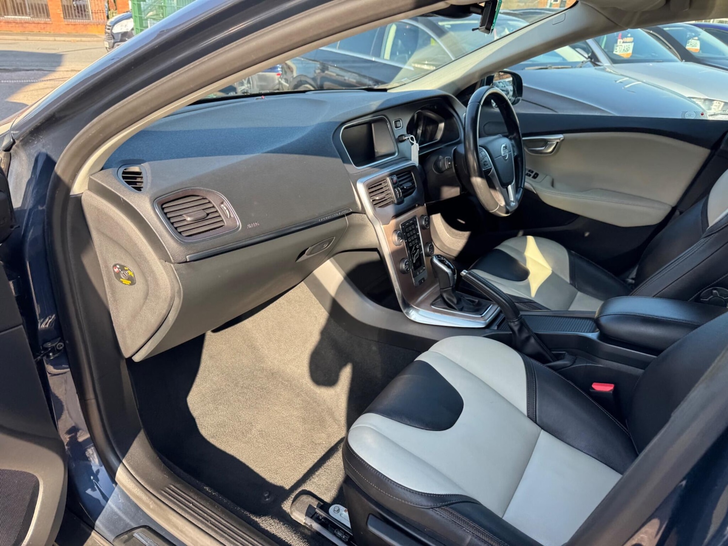 Used Volvo V40 Cross Country for sale - 77794306: Photo 26