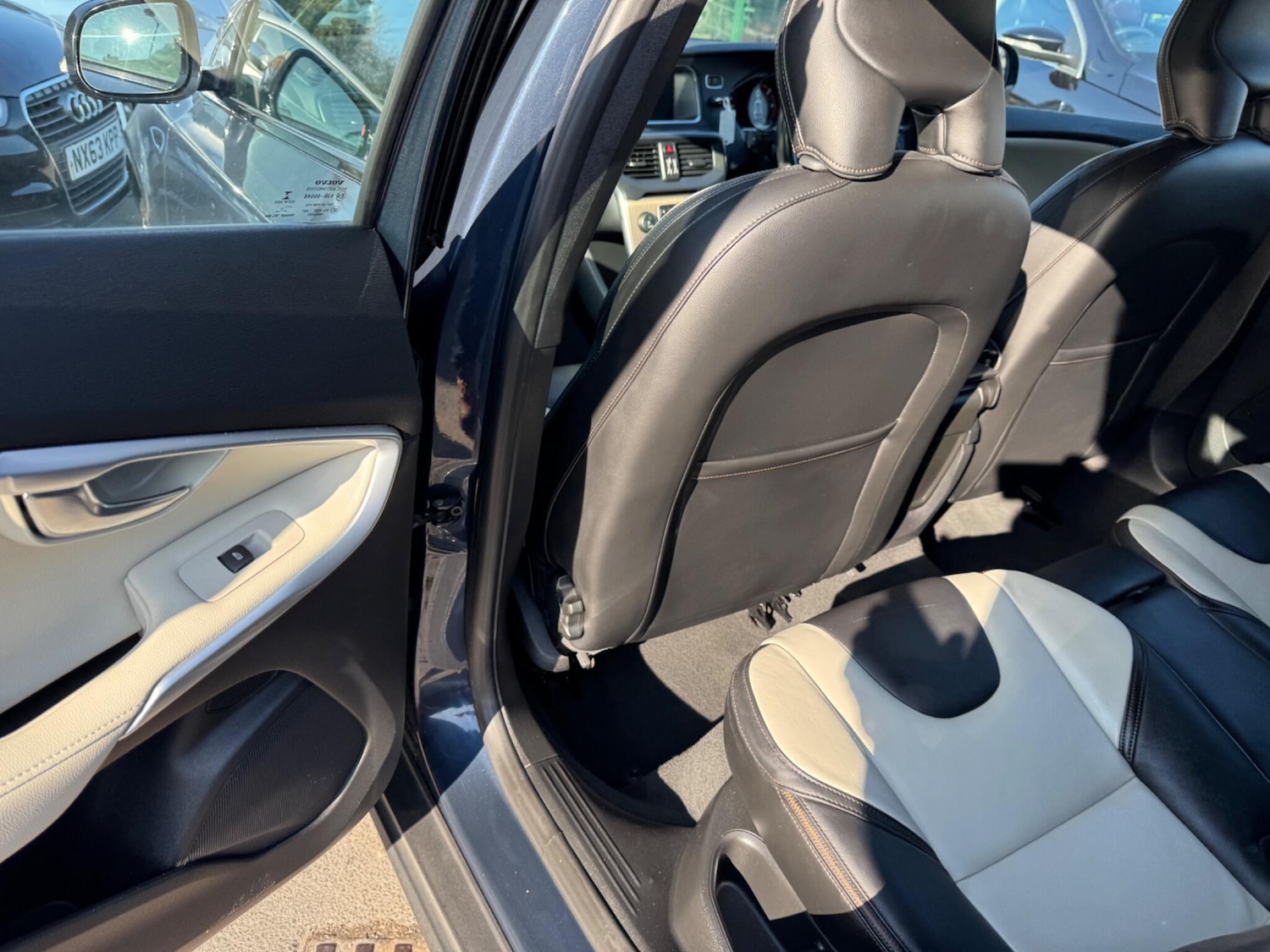 Used Volvo V40 Cross Country for sale - 77794306: Photo 27