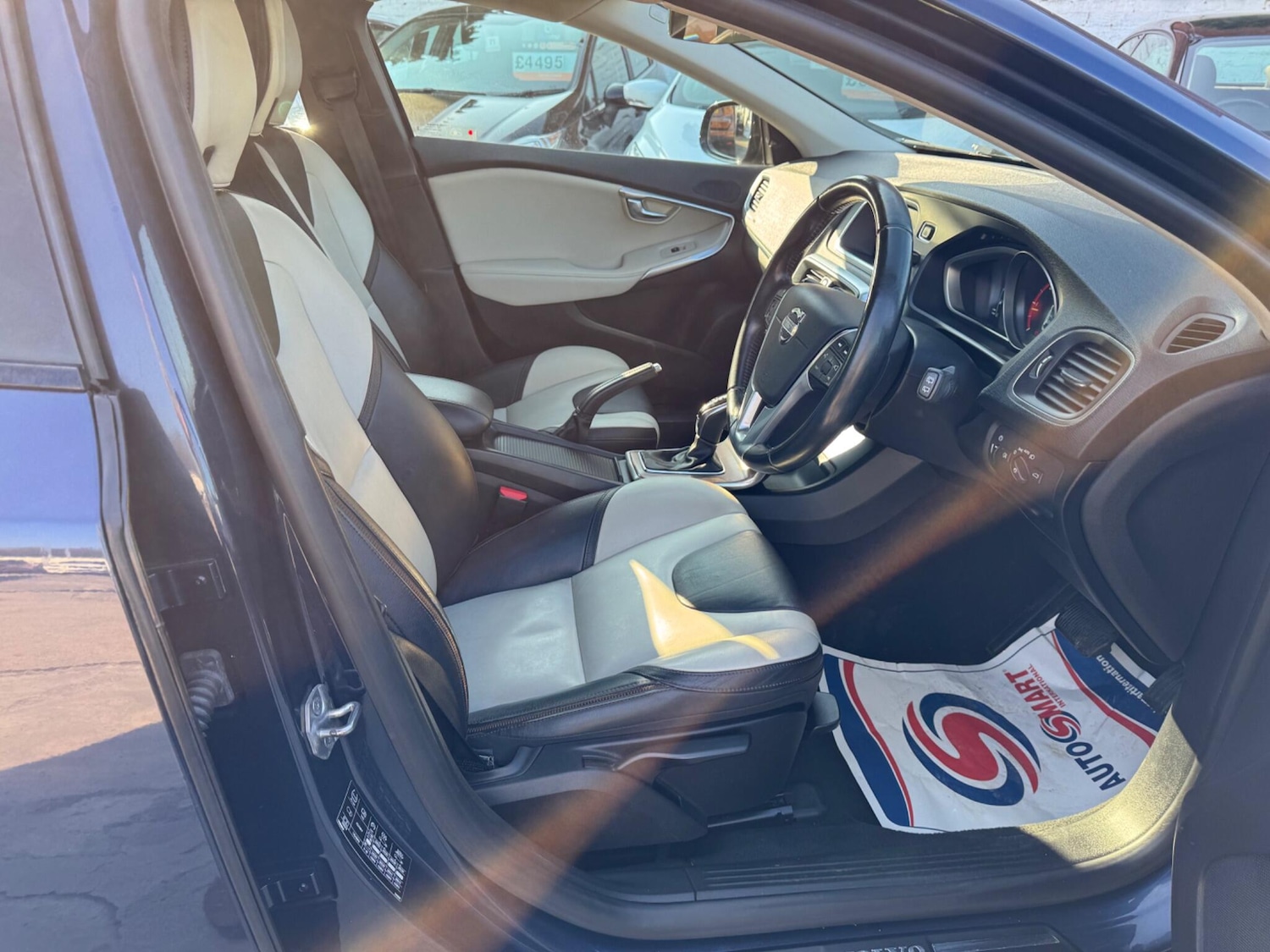 Used Volvo V40 Cross Country for sale - 77794306: Photo 3