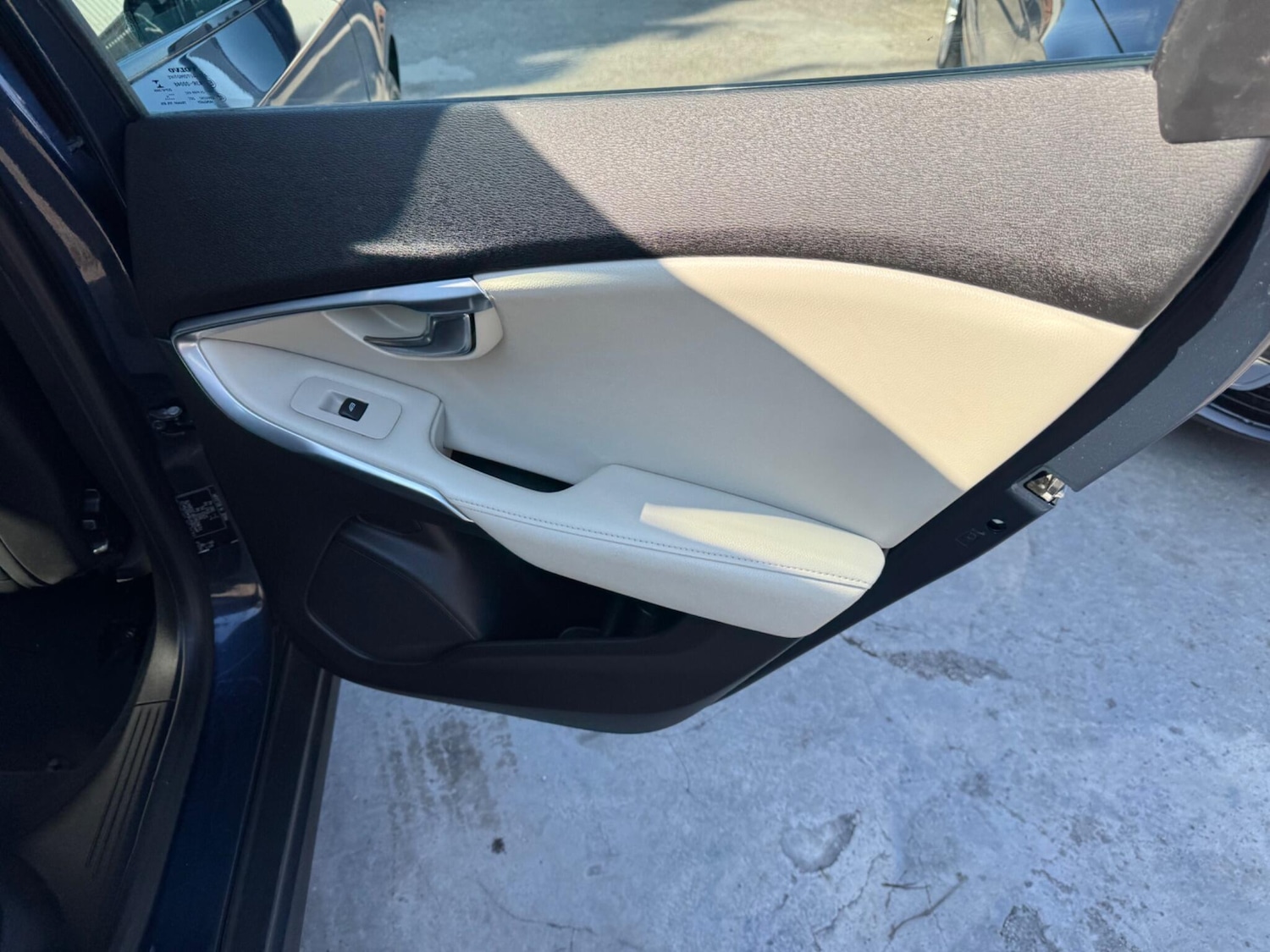 Used Volvo V40 Cross Country for sale - 77794306: Photo 31