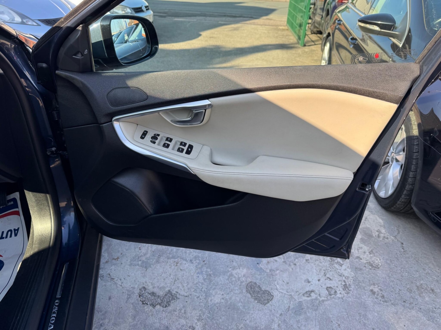 Used Volvo V40 Cross Country for sale - 77794306: Photo 33