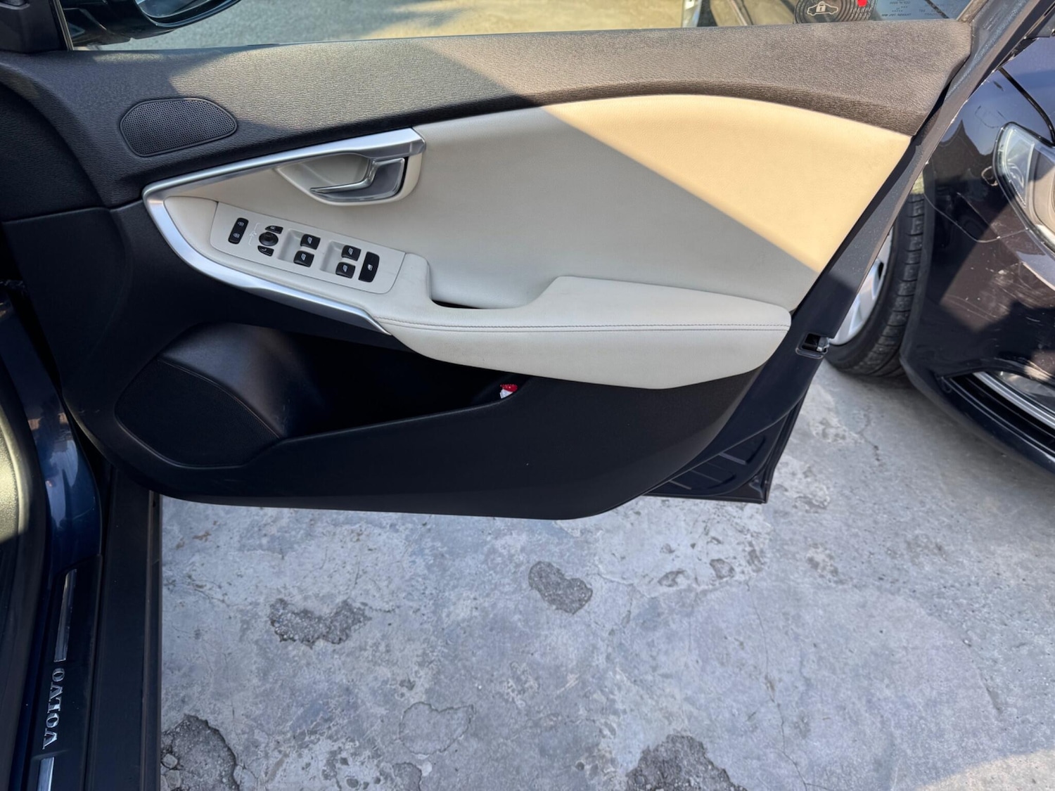 Used Volvo V40 Cross Country for sale - 77794306: Photo 34