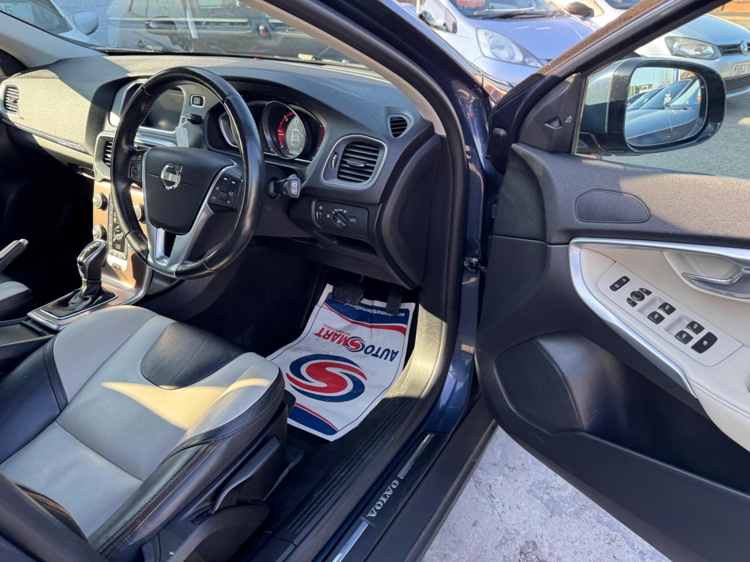 Used Volvo V40 Cross Country for sale - 77794306: Photo 36