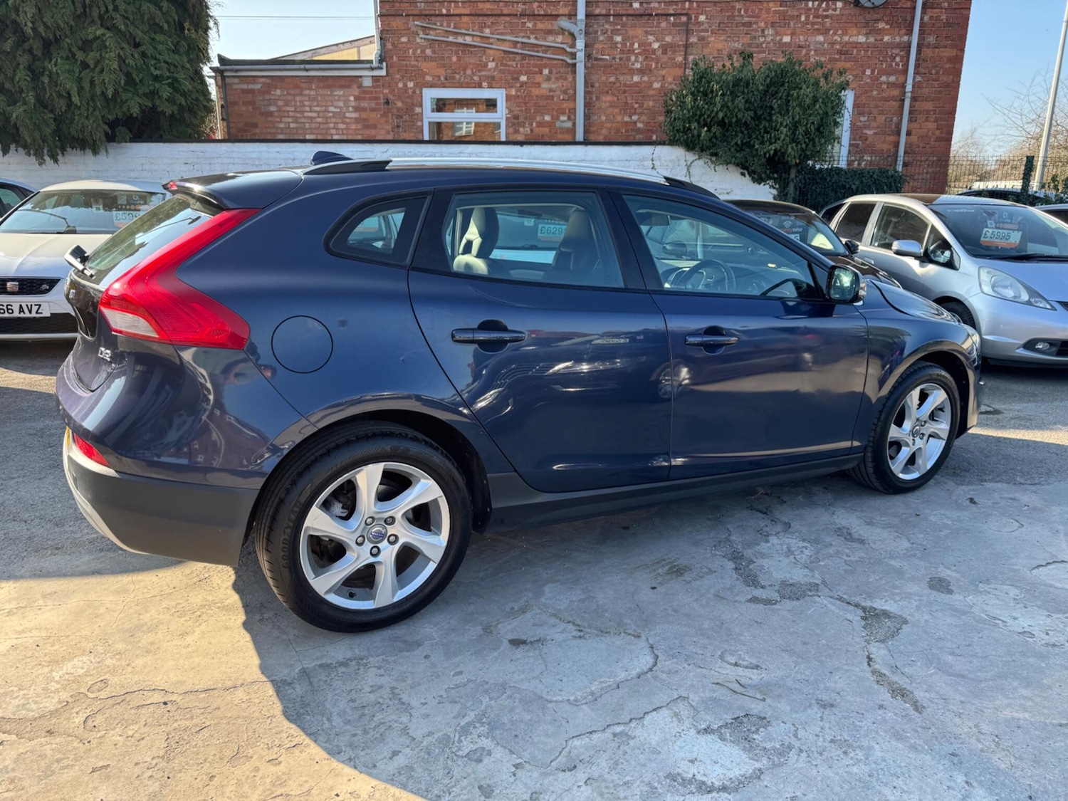 Used Volvo V40 Cross Country for sale - 77794306: Photo 9