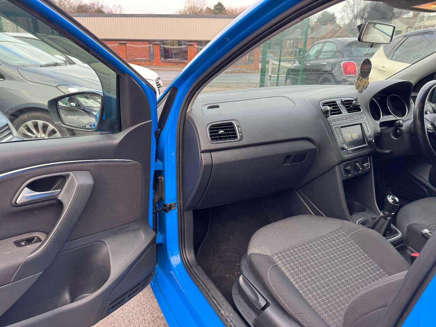 Used Volkswagen Polo 2014 for sale - 77351896: Photo 30