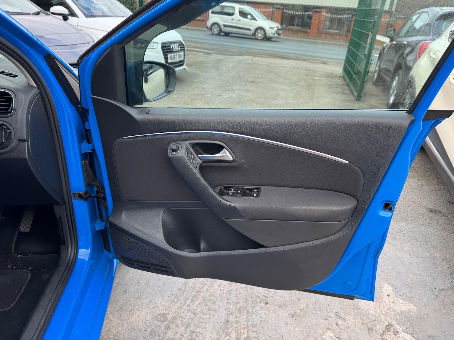 Used Volkswagen Polo 2014 for sale - 77351896: Photo 41