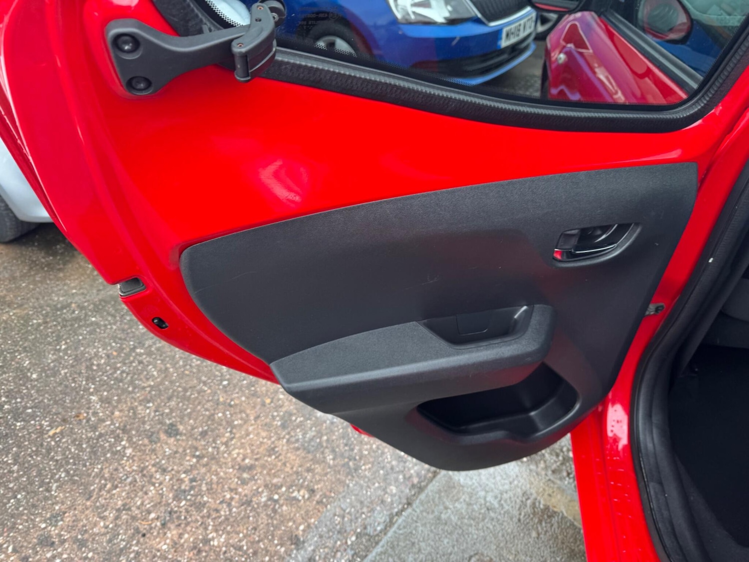 Used Toyota AYGO 2017 for sale - 77351430: Photo 32