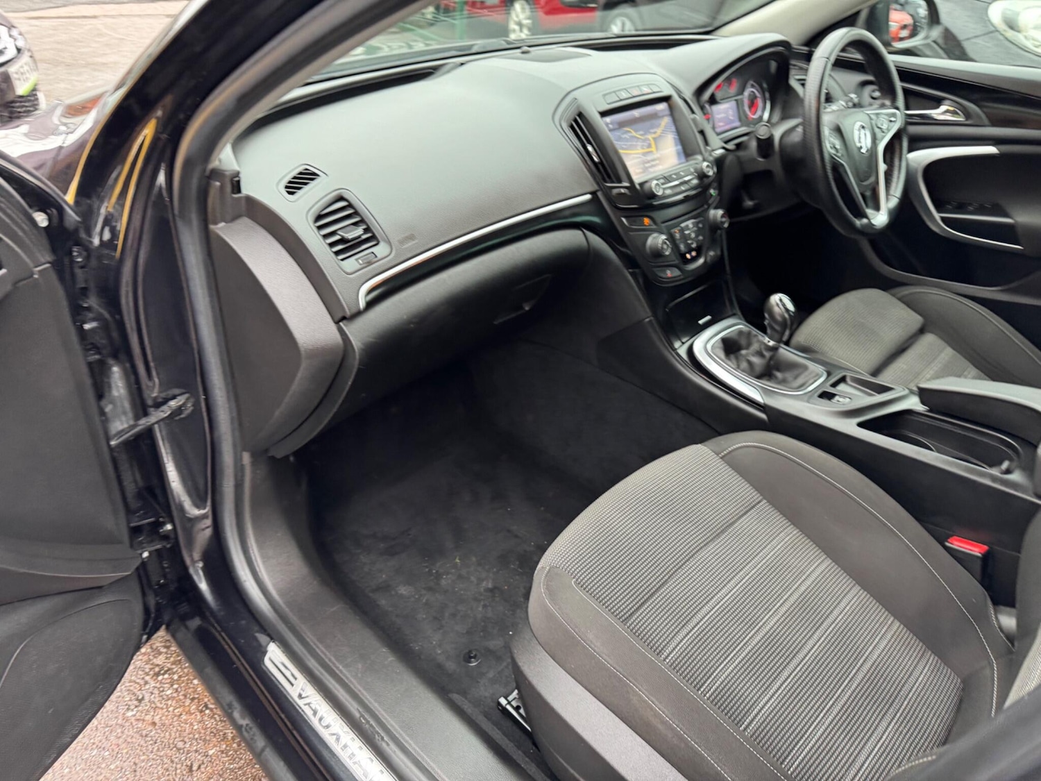 Used Vauxhall Insignia 2016 for sale - 77351938: Photo 2