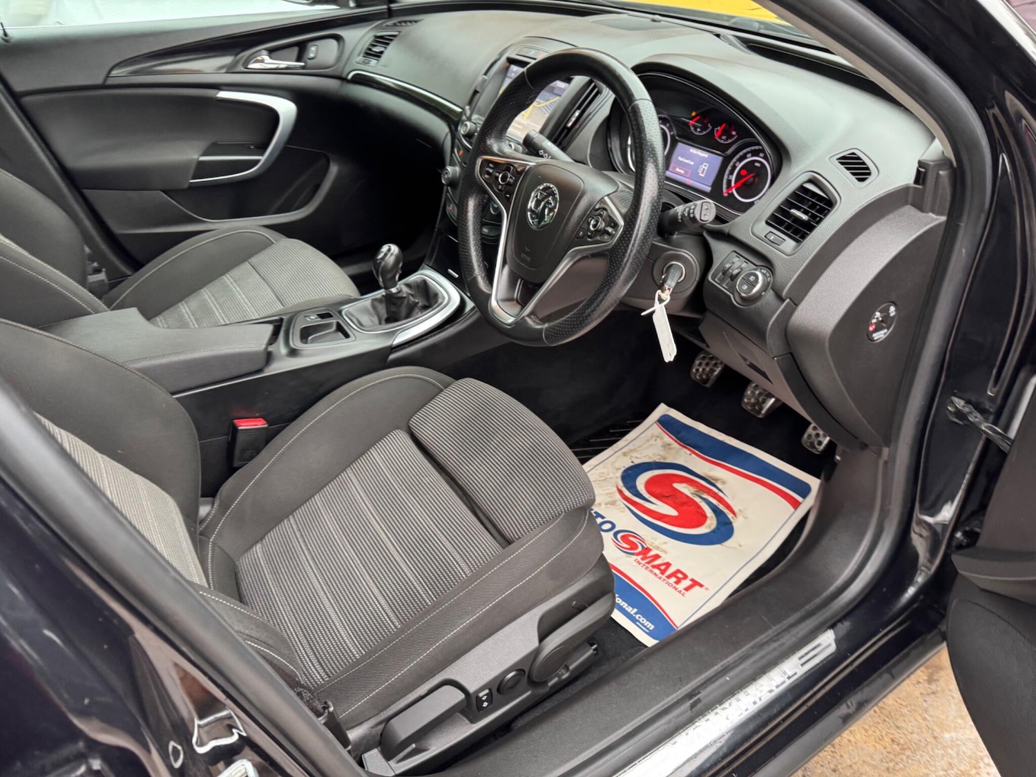 Used Vauxhall Insignia 2016 for sale - 77351938: Photo 3