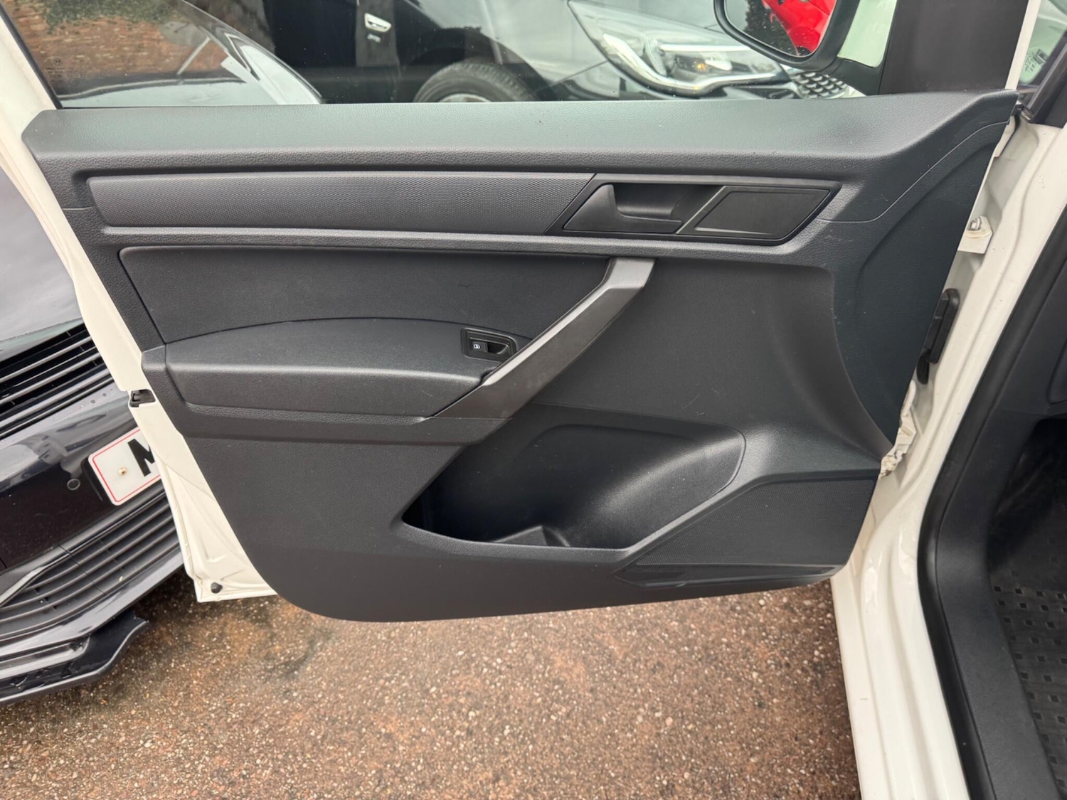 Used Volkswagen Caddy Maxi 2015 for sale - 77351370: Photo 12