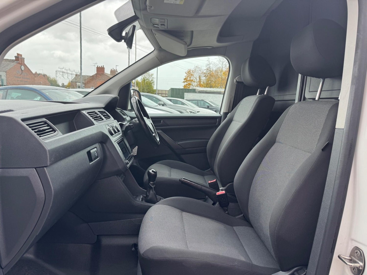 Used Volkswagen Caddy Maxi 2015 for sale - 77351370: Photo 16