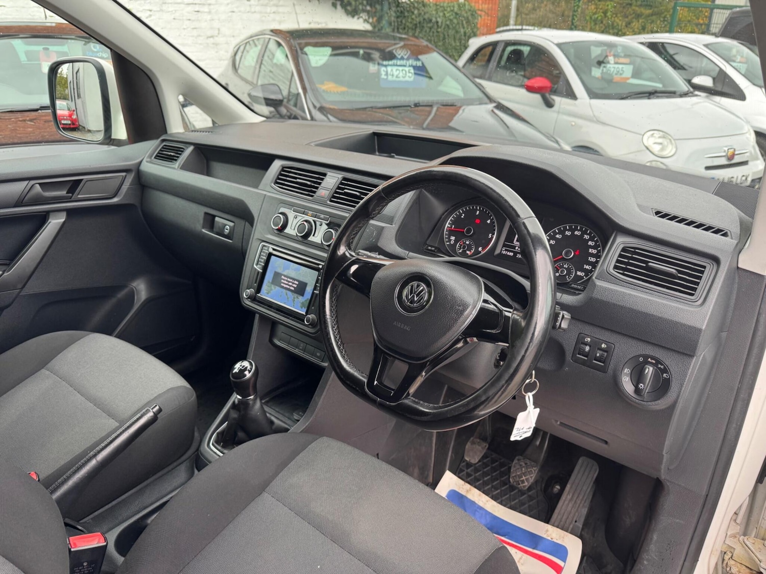 Used Volkswagen Caddy Maxi 2015 for sale - 77351370: Photo 2