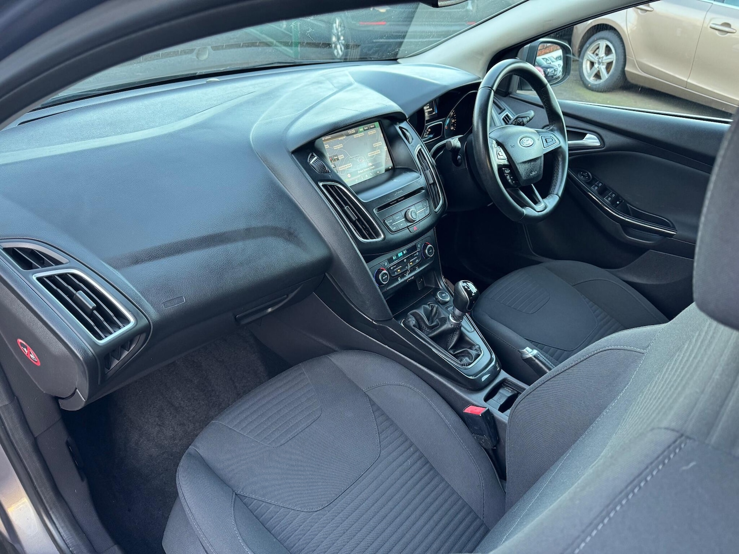 Used Ford Focus for sale - 77351380: Photo 2