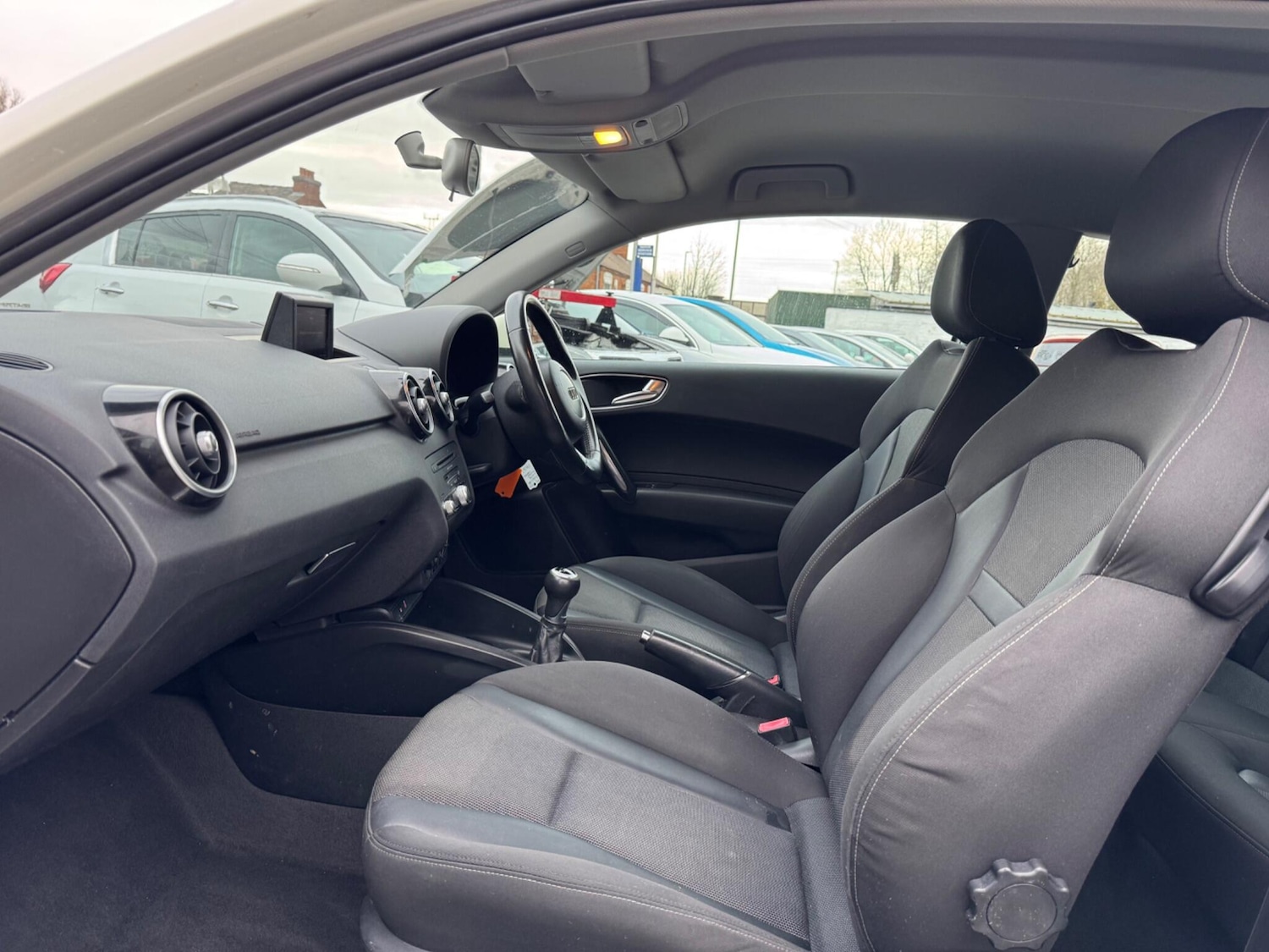 Used Audi A1 2011 for sale - 77351490: Photo 2