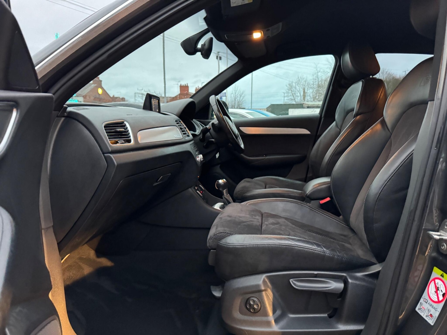 Used Audi Q3 2015 for sale - 77351367: Photo 2