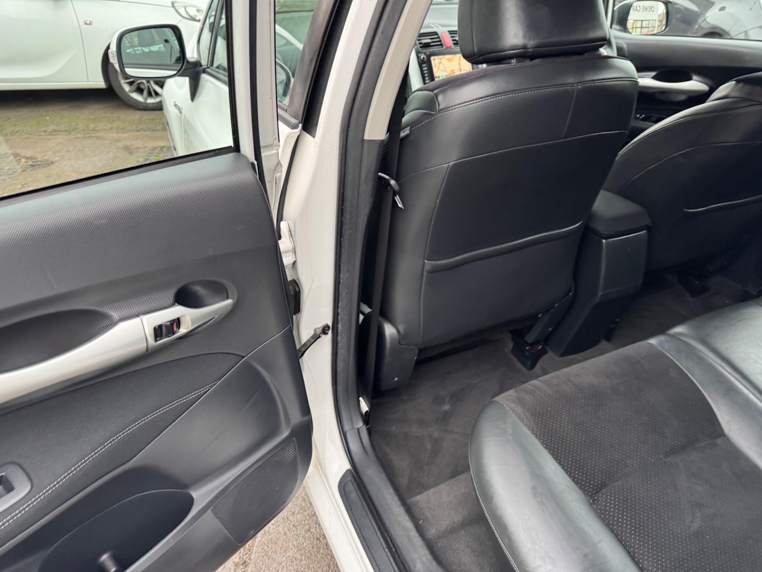 Used Toyota Auris 2011 for sale - 77351396: Photo 34