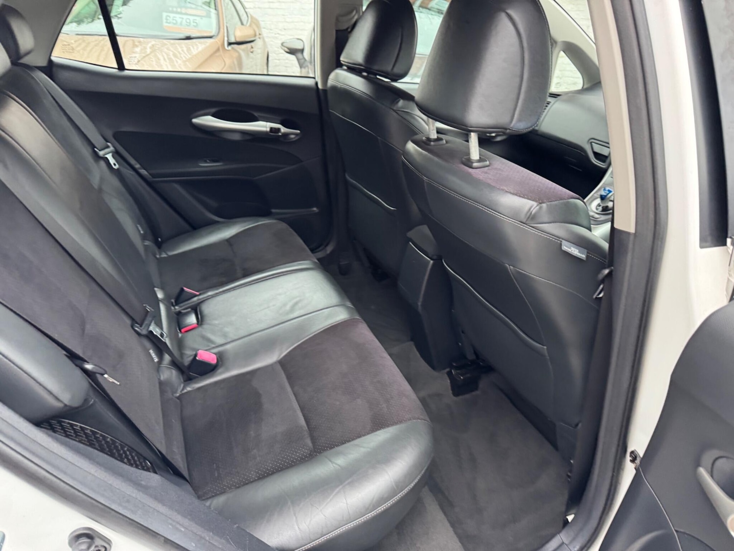 Used Toyota Auris 2011 for sale - 77351396: Photo 40