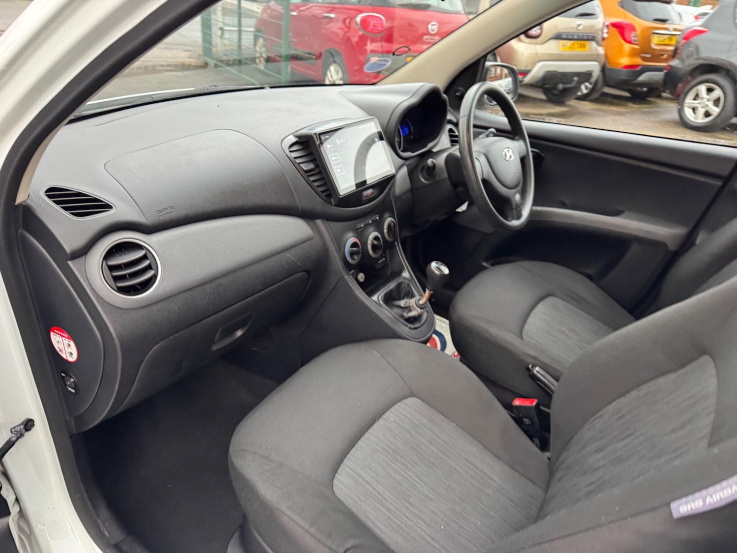 Used Hyundai i10 for sale - 77351932: Photo 2