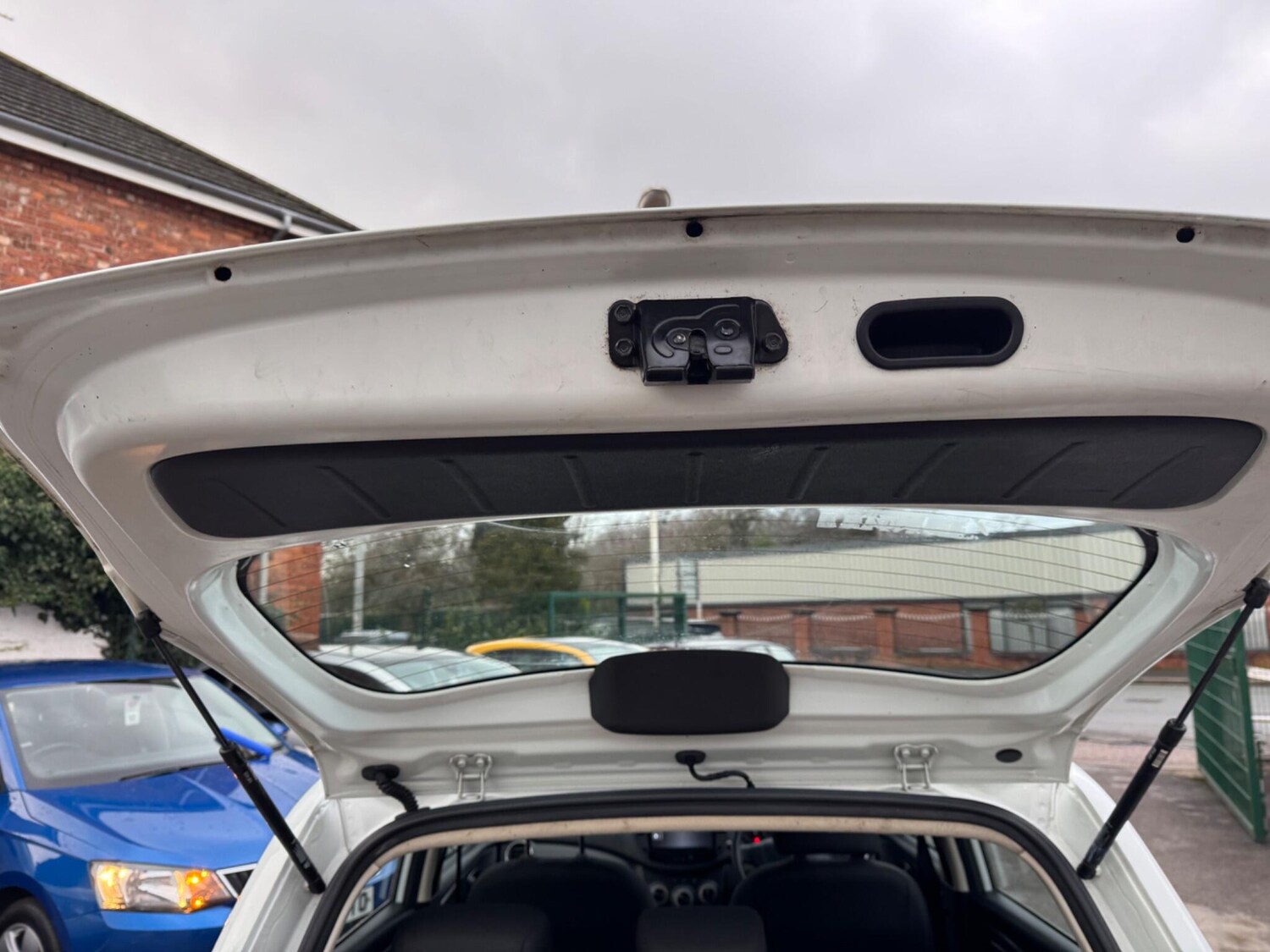 Used Hyundai i10 for sale - 77351932: Photo 33