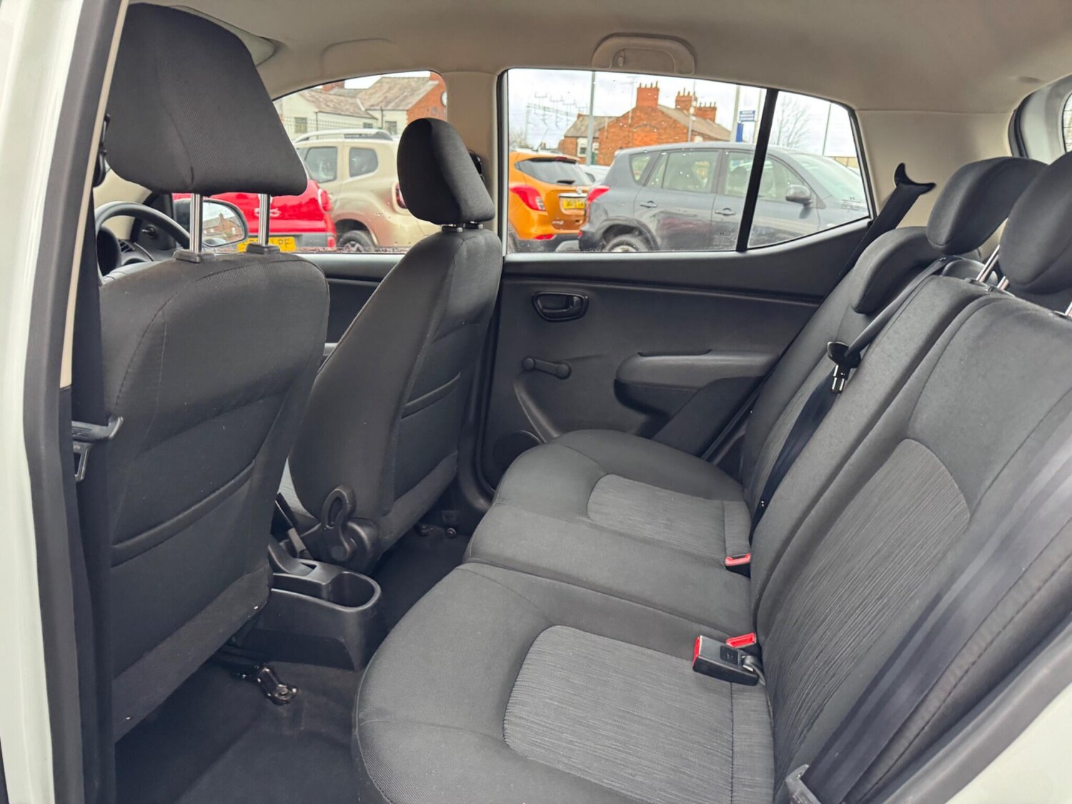 Used Hyundai i10 for sale - 77351932: Photo 35