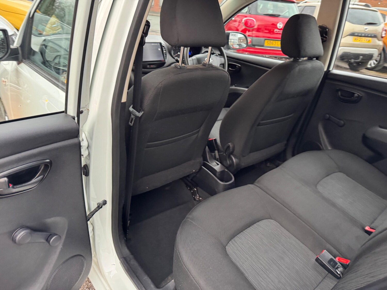 Used Hyundai i10 for sale - 77351932: Photo 36