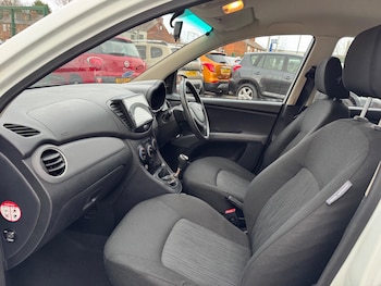 Used Hyundai i10 2012 for sale - 77351932: Photo