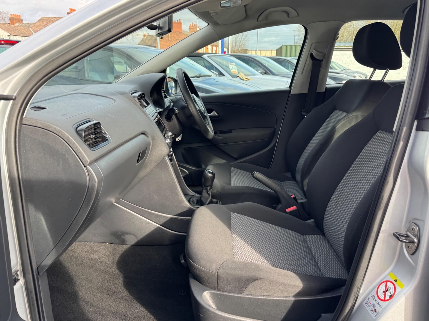 Used Volkswagen Polo 2013 for sale - 77633611: Photo 2