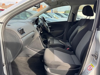 Used Volkswagen Polo 2013 for sale - 77633611: Photo