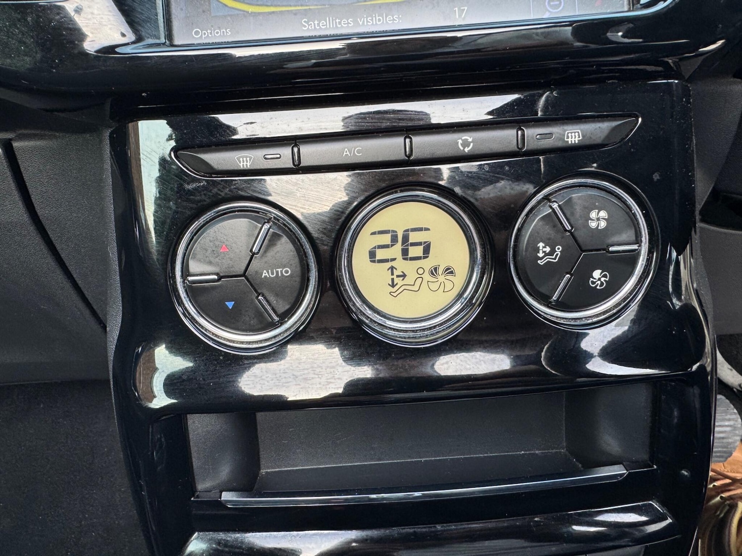 Used DS Automobiles DS 3 2015 for sale - 77351455: Photo 29