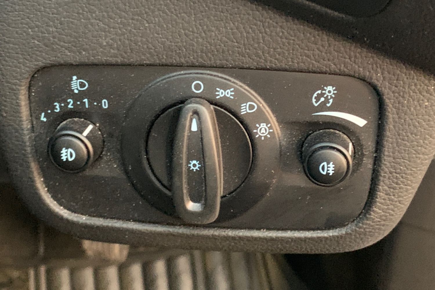 Used Ford C-Max 2015 for sale - 76403117: Photo 19