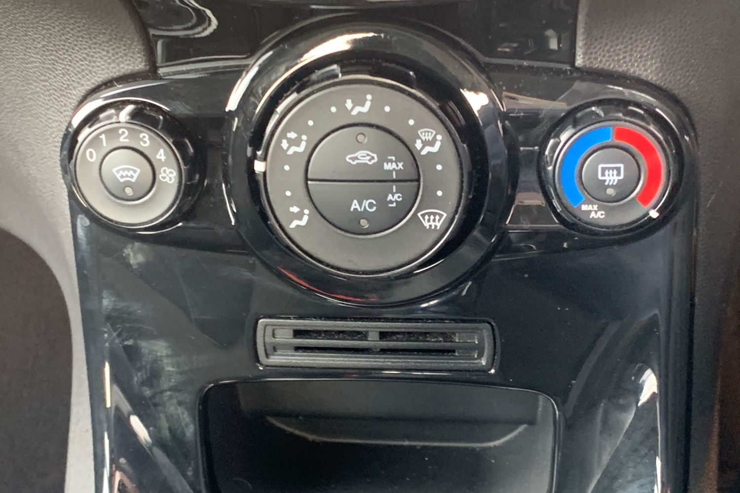 Used Ford Fiesta 2015 for sale - 77189144: Photo 24