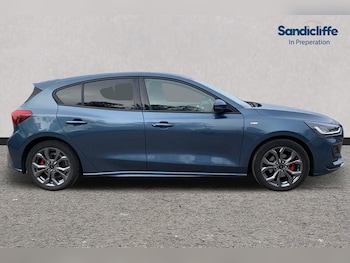Used Ford Focus 2023 for sale - 76030844: Photo 2
