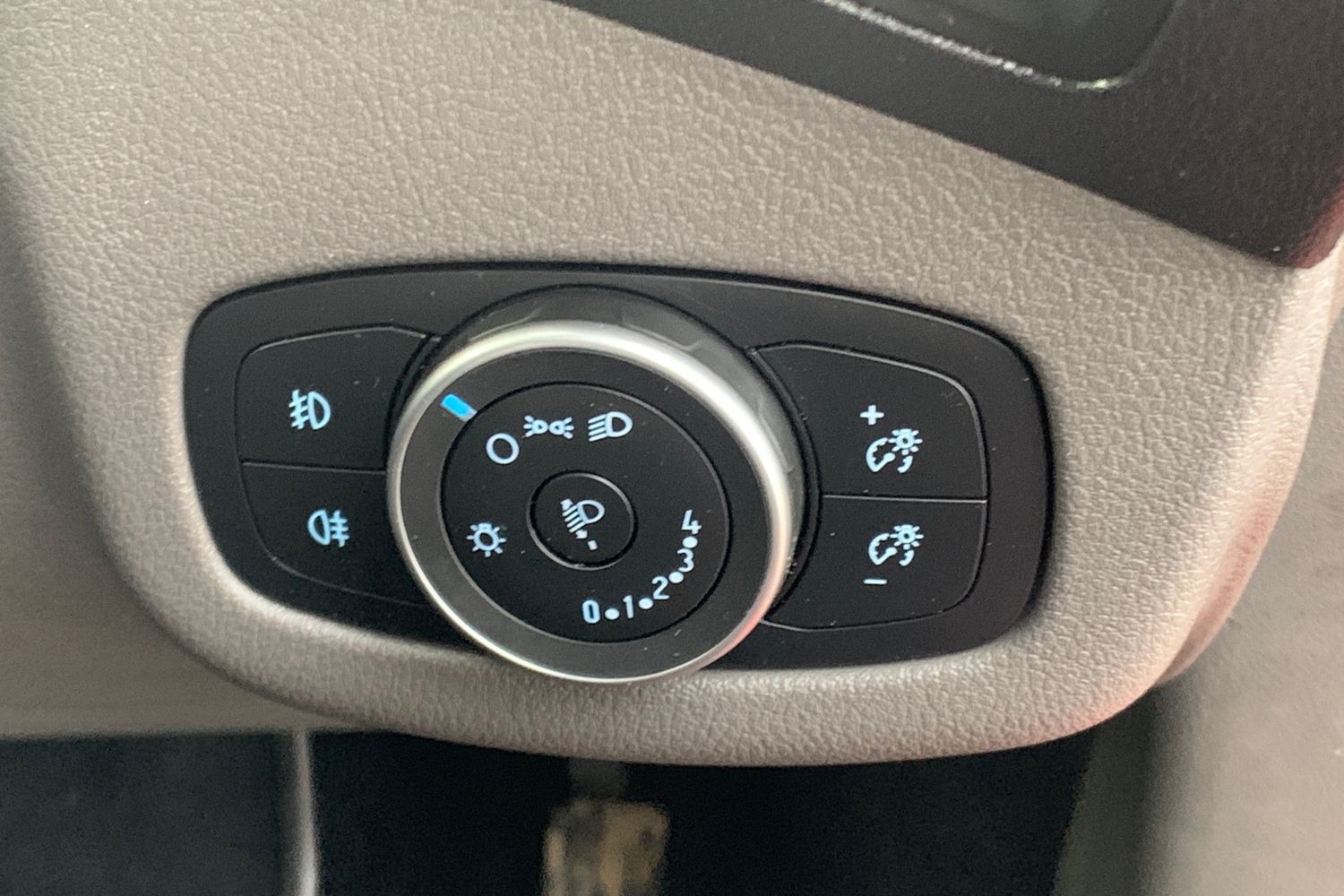 Used Ford Grand Tourneo Connect 2020 for sale - 76946657: Photo 16